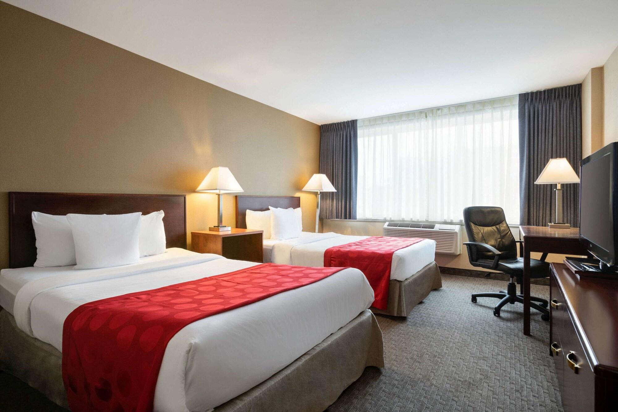 Room, 2 Double Beds, Ramada Plaza By Wyndham Montreal 2/3