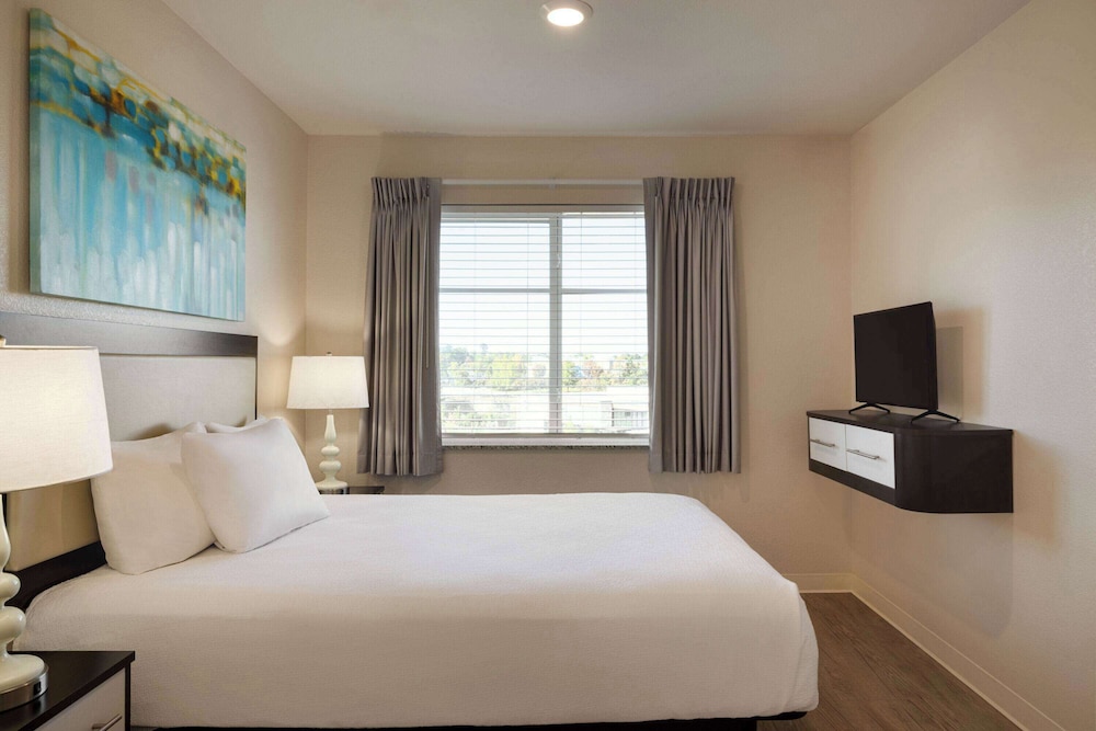 WaterWalk Extended Stay by Wyndham Raleigh - RTP 14/61