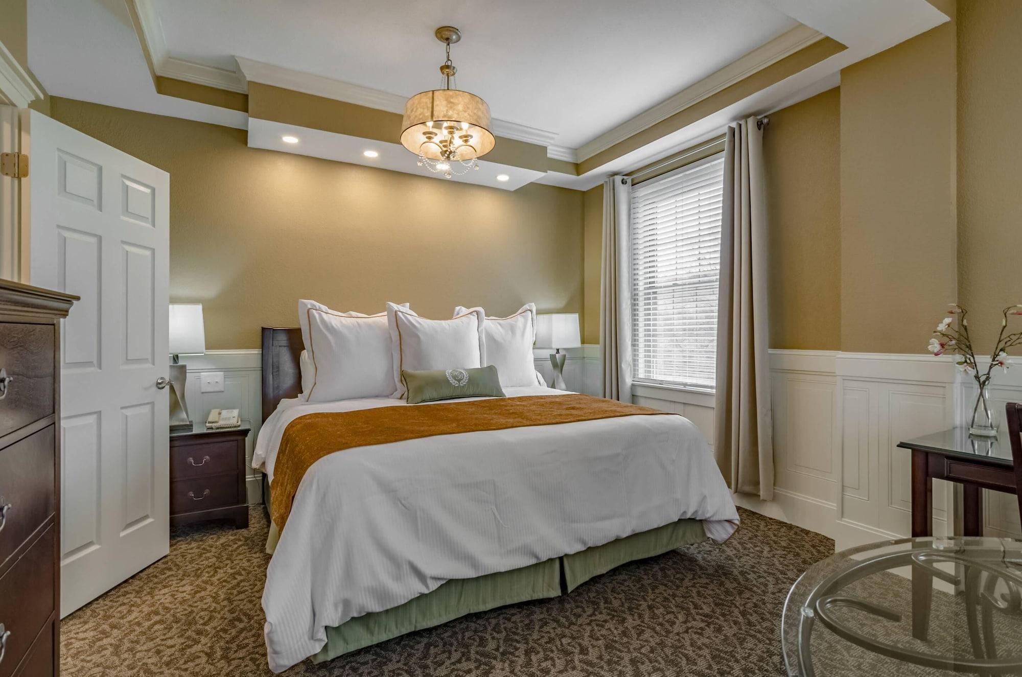 Executive, Suite