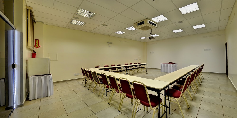 Porto Minas Hotel e Convencoes 59/71