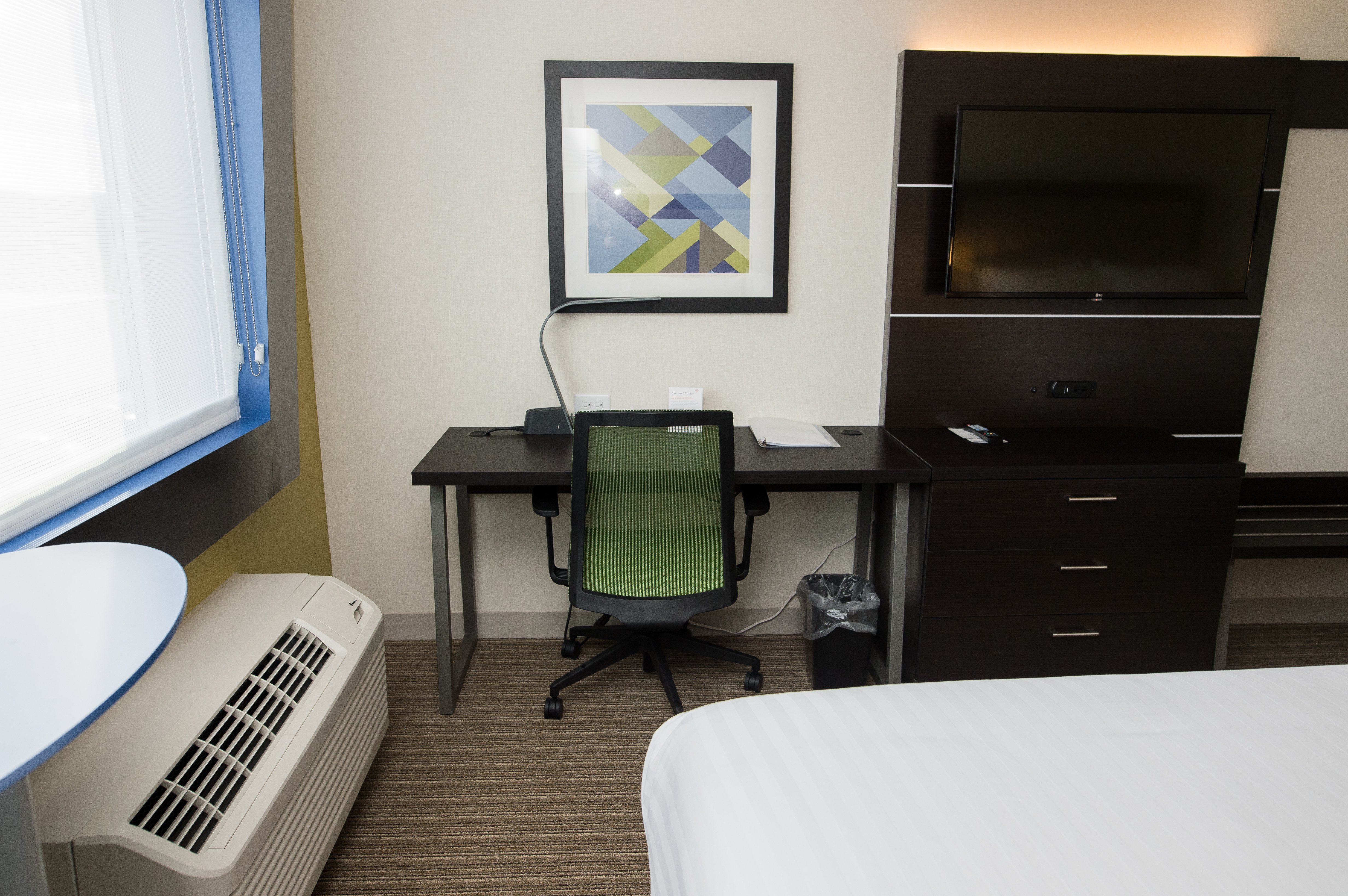 HOLIDAY INN EXPRESS & SUITES MARIETTA 29/35