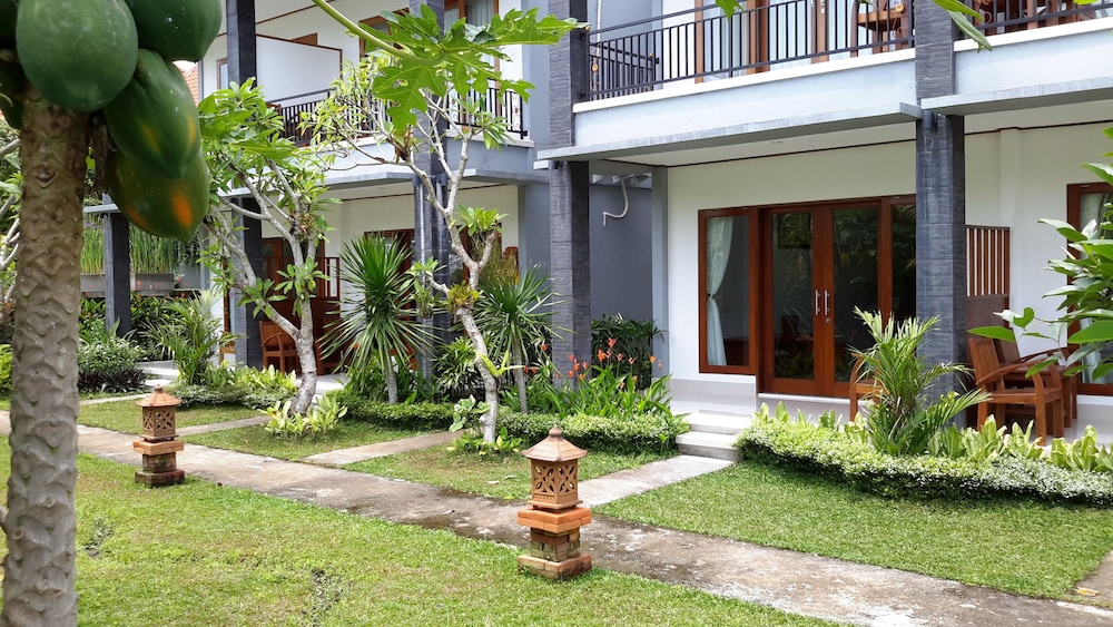 Gita Maha Hotel 38/44