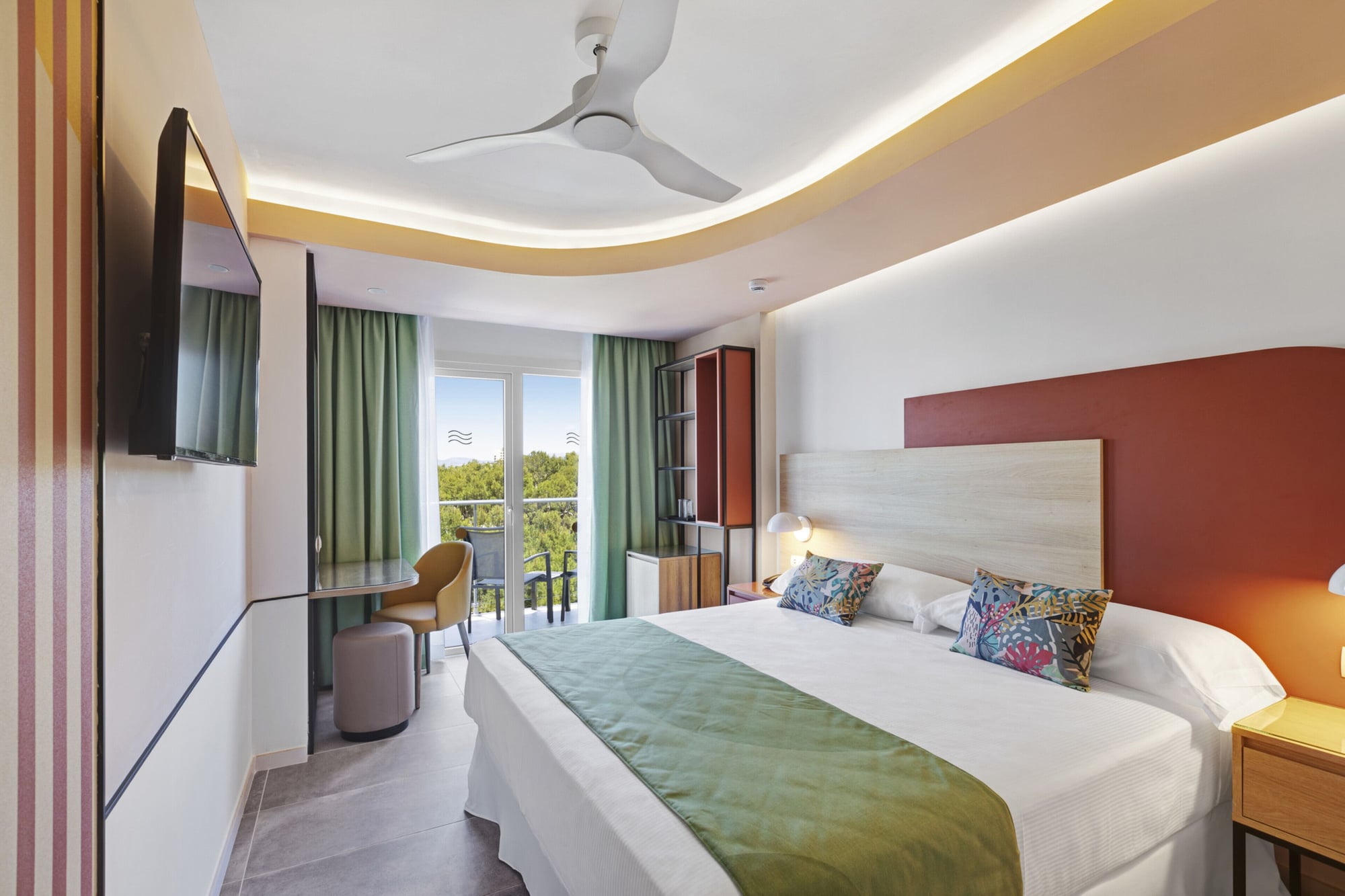 ROOM, DOUBLE BED, BALCONY