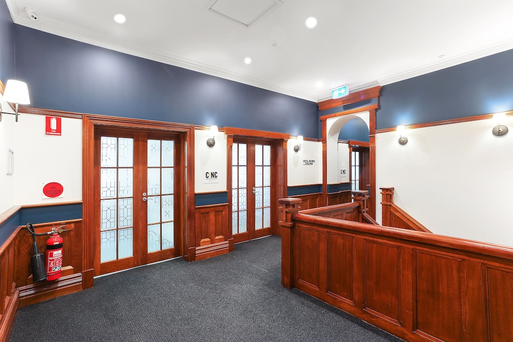 Coogee Bay Hotel Pub Style 21/50