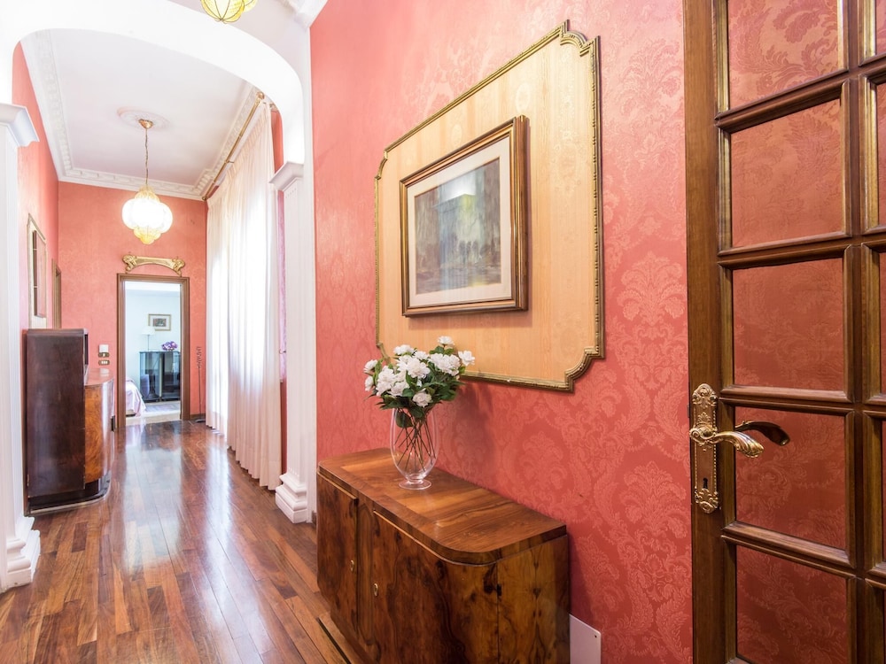 RSH Spanish Steps Luxury Apartment 44/44