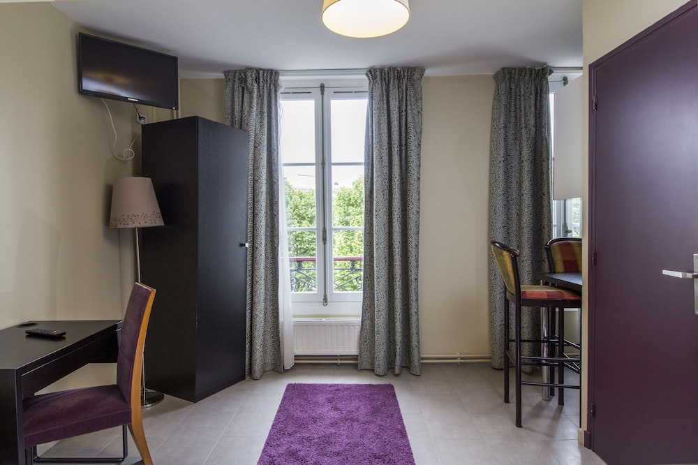 HOTEL MONTMARTRE 34/48