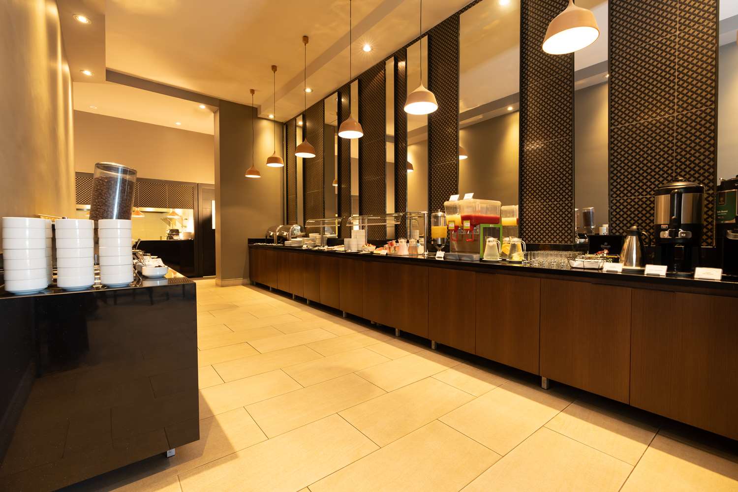 restaurant cafeteria
