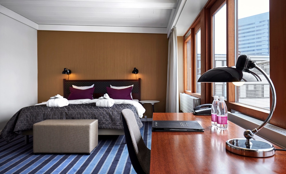 Imperial Hotel 32/40
