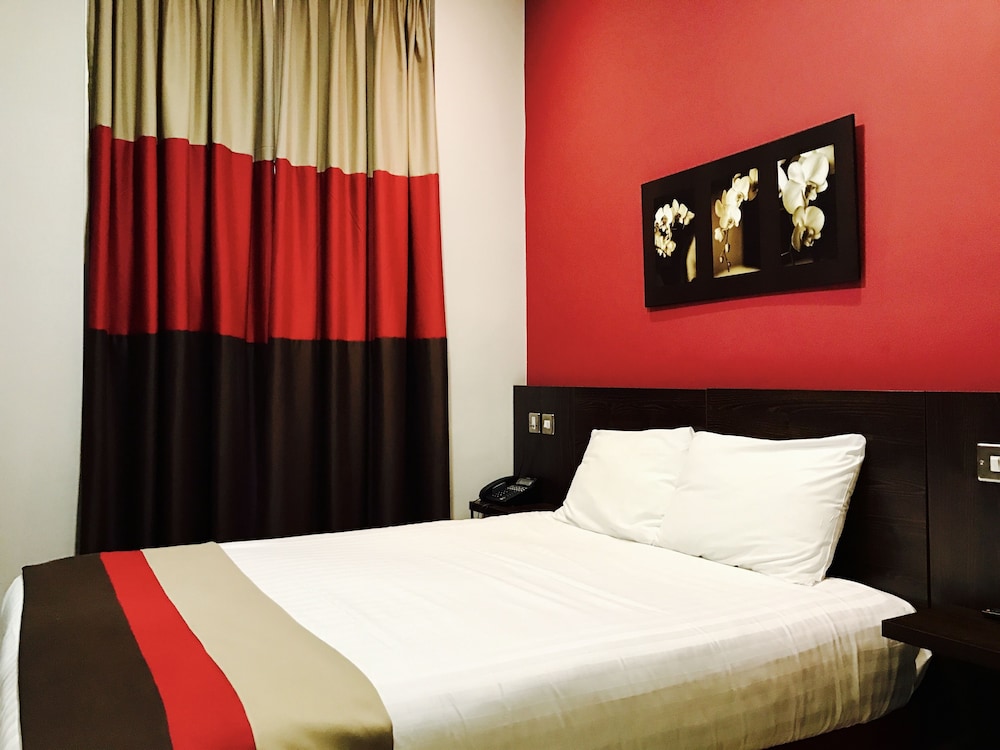 DELUXE, DOUBLE BED