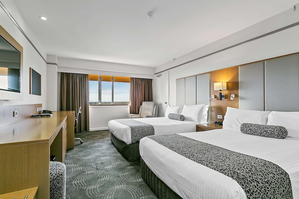 Stamford Plaza Adelaide 9/48