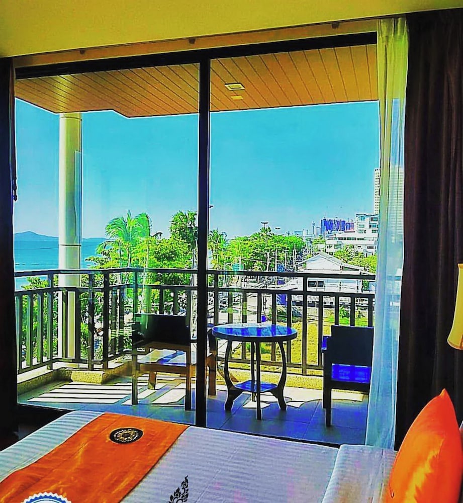 Royal Thai Pavilion Jomtien Boutique Resort 60/78