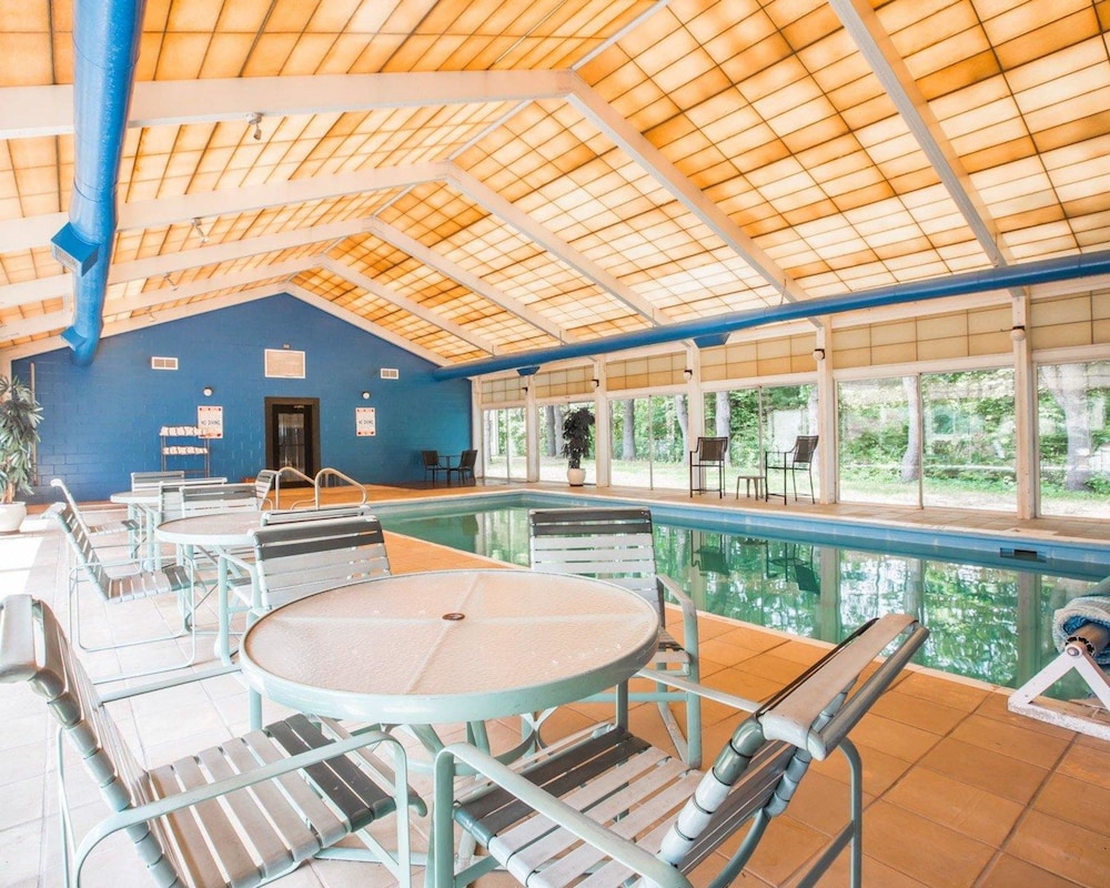 Quality Inn & Conference Center Brattleboro North 55/64