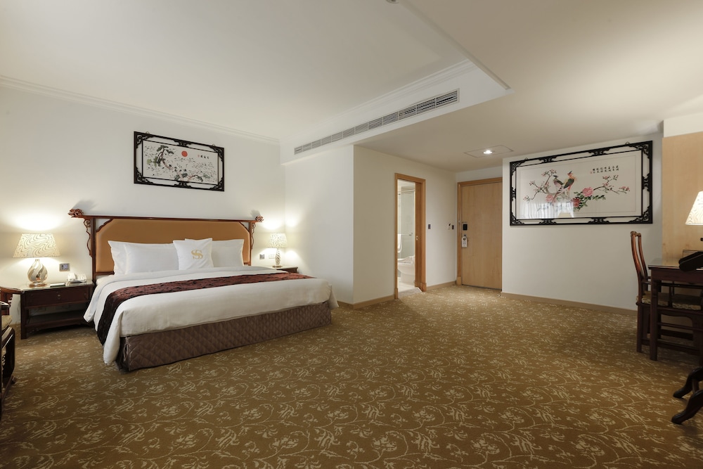 Sunshine Hotel 25/67