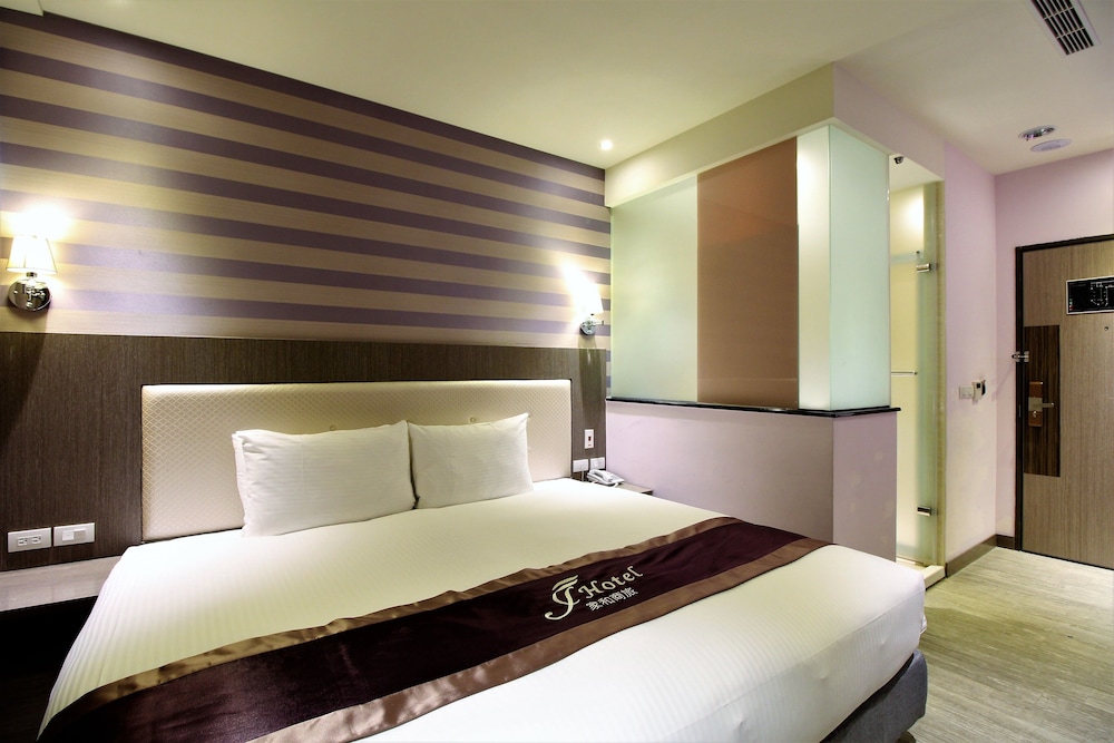 J Hotel 15/60