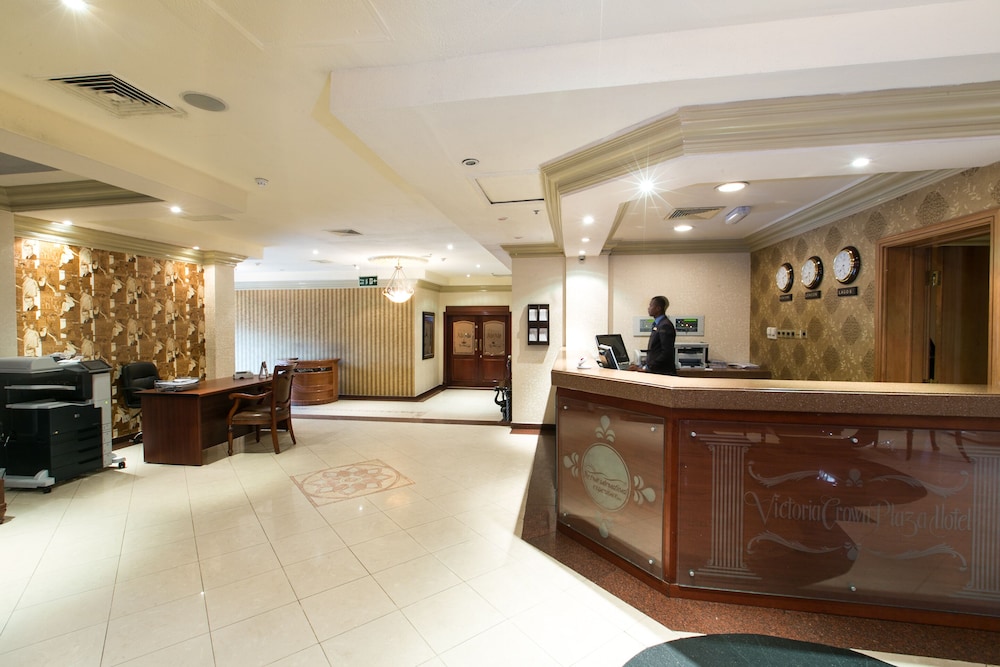 Victoria Crown Plaza 1/43