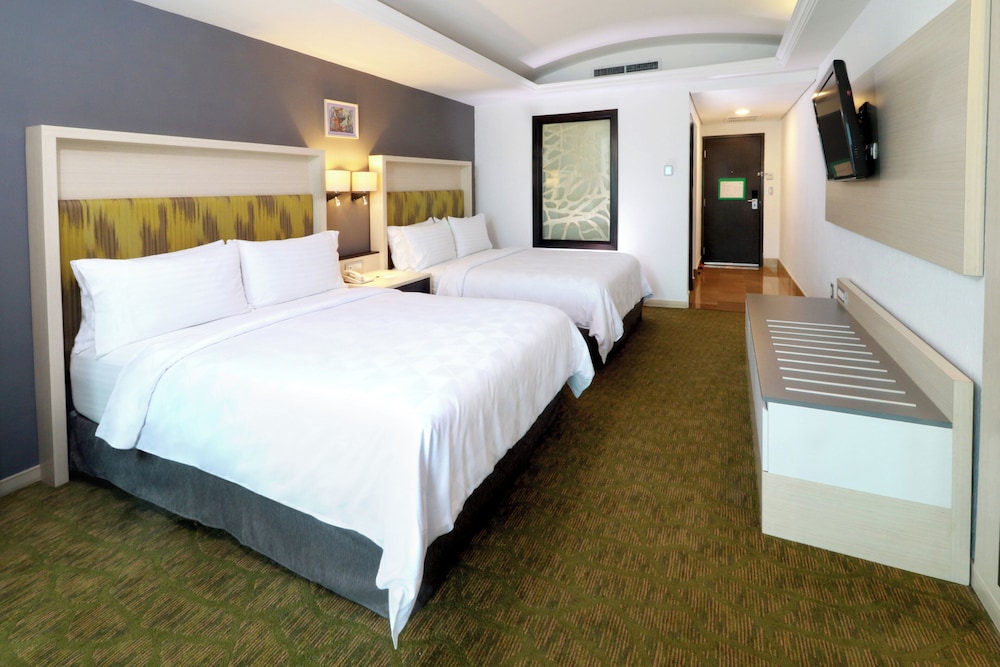 Holiday Inn Queretaro Zona Diamante 15/50