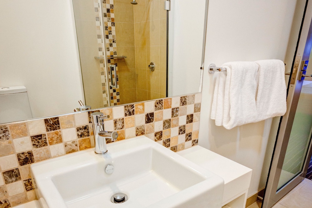 2 Bedrooms, Connecting, 2 Double Beds