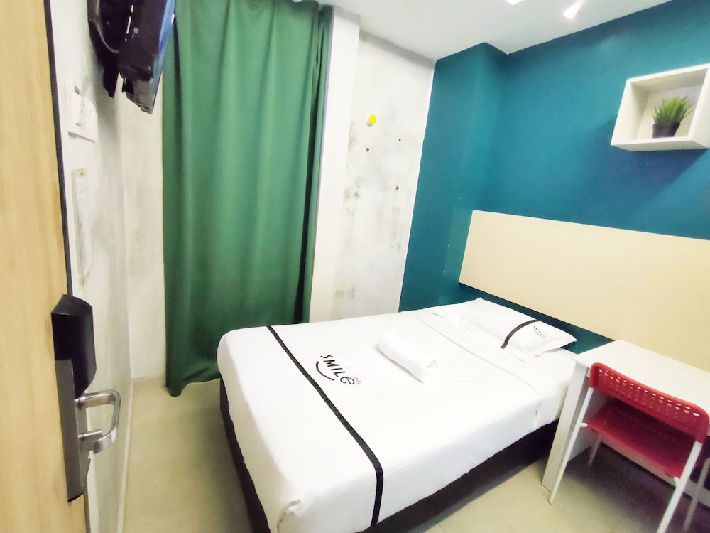 ROOM, SINGLE