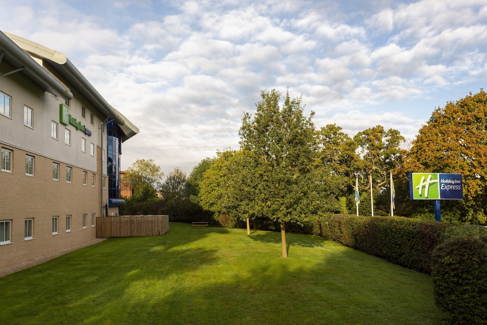 Holiday Inn Express Southampton M27 Junction 7 39/50