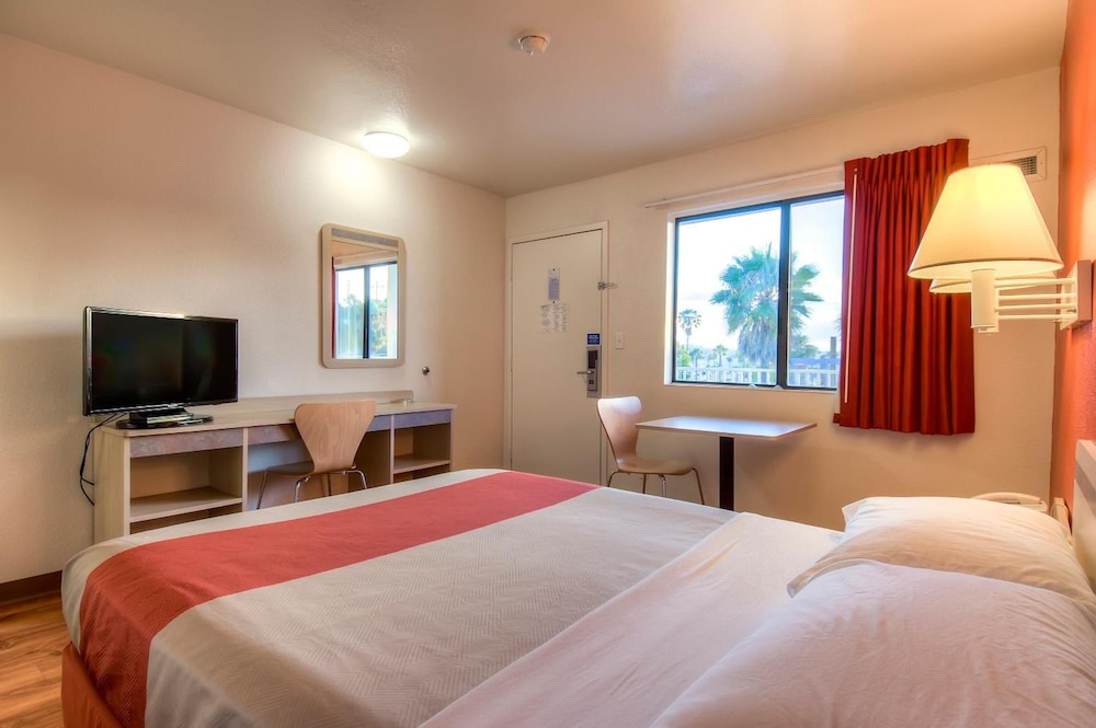 Motel6 Oceanside, CA 28/62