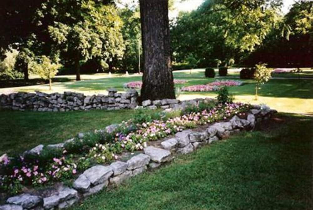 Montague Inn 6/73