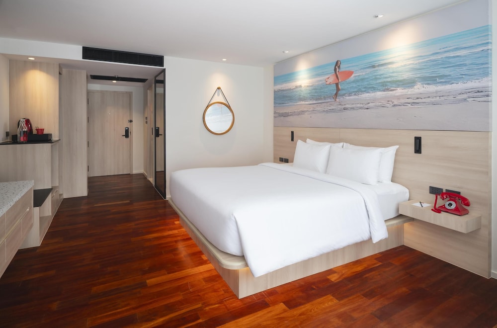 Radisson RED Phuket Patong Beach 16/48