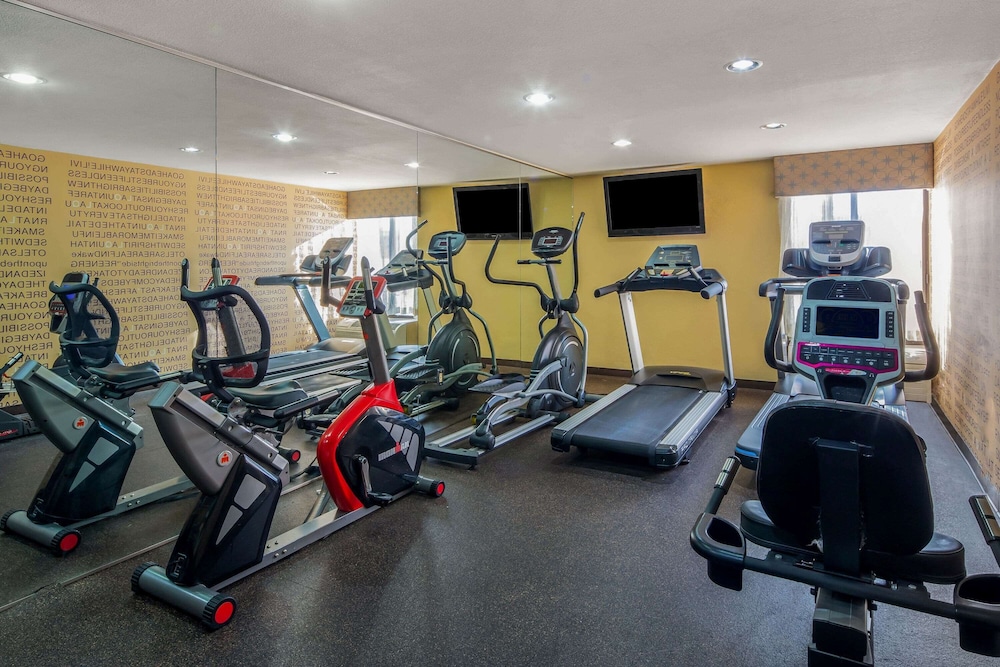 La Quinta Inn And Suites By Wyndham Oakland Airport Coliseum 25/45
