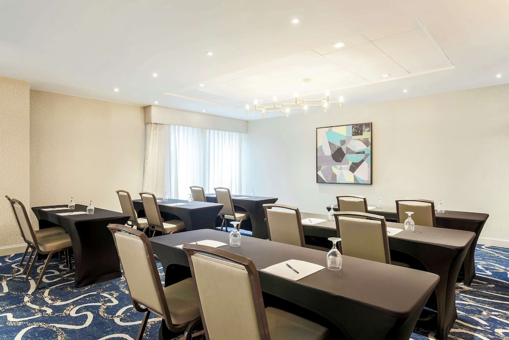 Doubletree By Hilton Austin University Area 42/58