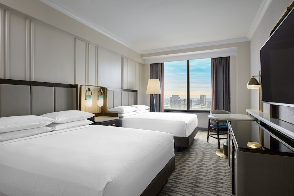 Executive, 2 Queen Beds, Sofa, Executive Lounge Access