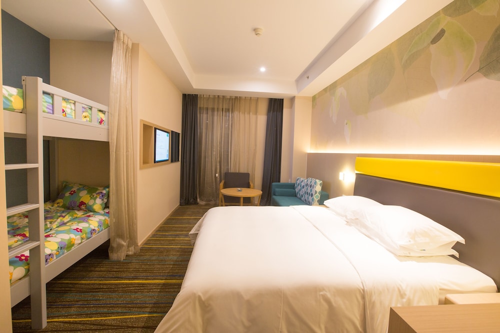 HOLIDAY INN EXPRESS EMEI MOUNTAIN 32/69