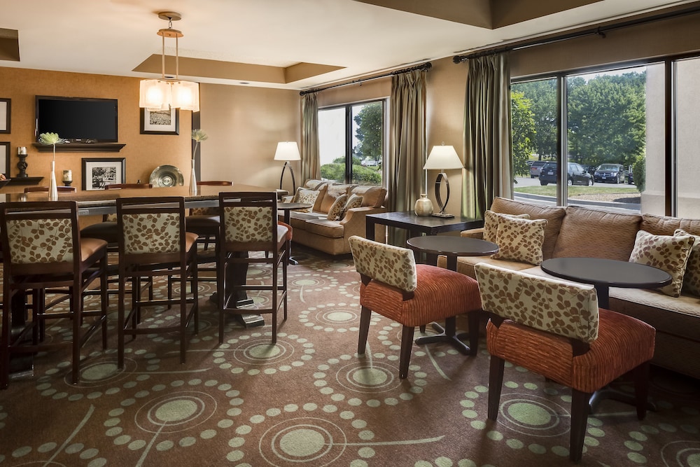 Hampton Inn Iowa City/Coralville 26/54