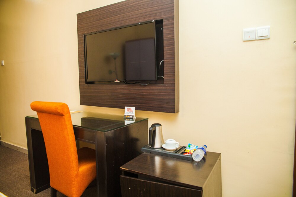 Cribville Hotel & Suites 33/41