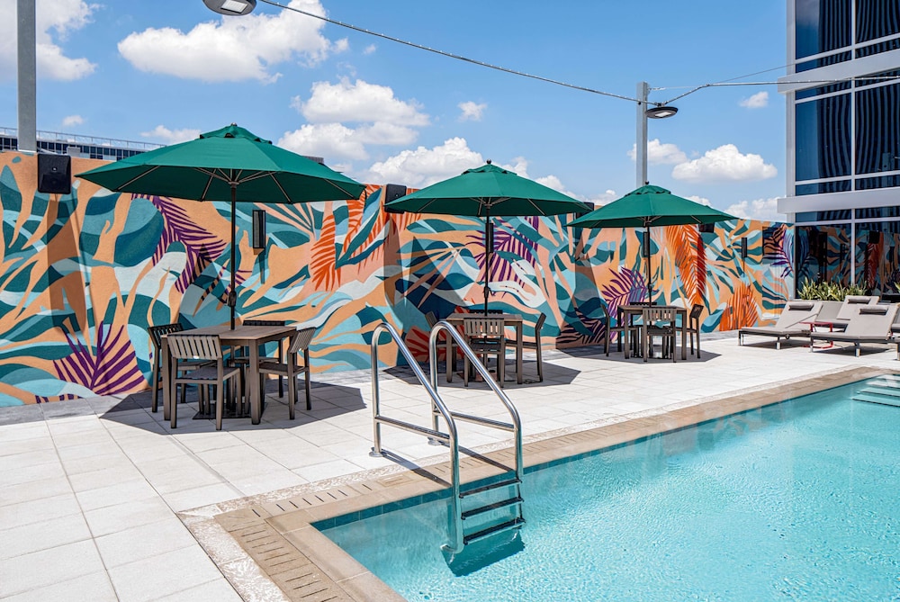 Hyatt House Tampa Downtown 57/63