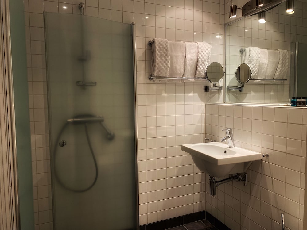 Dialog Hotel Villan 48/50