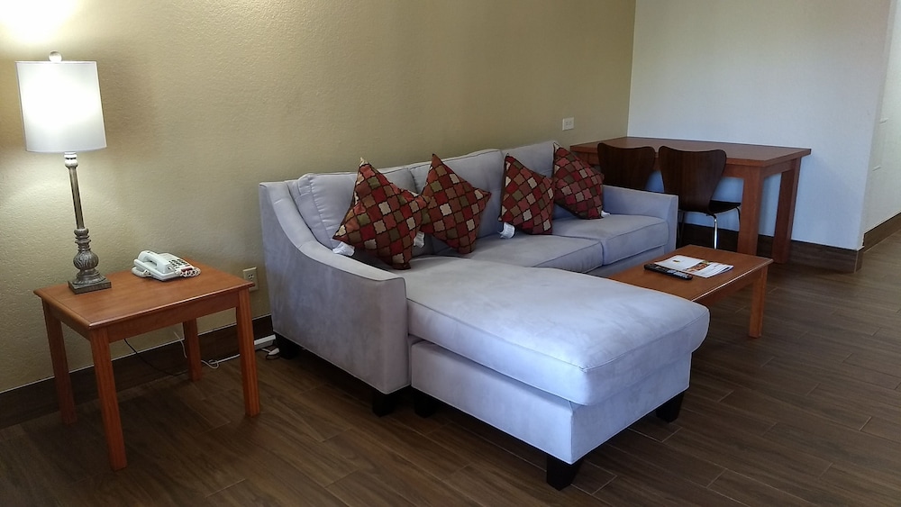 Super 8 By Wyndham North Palm Beach 26/58
