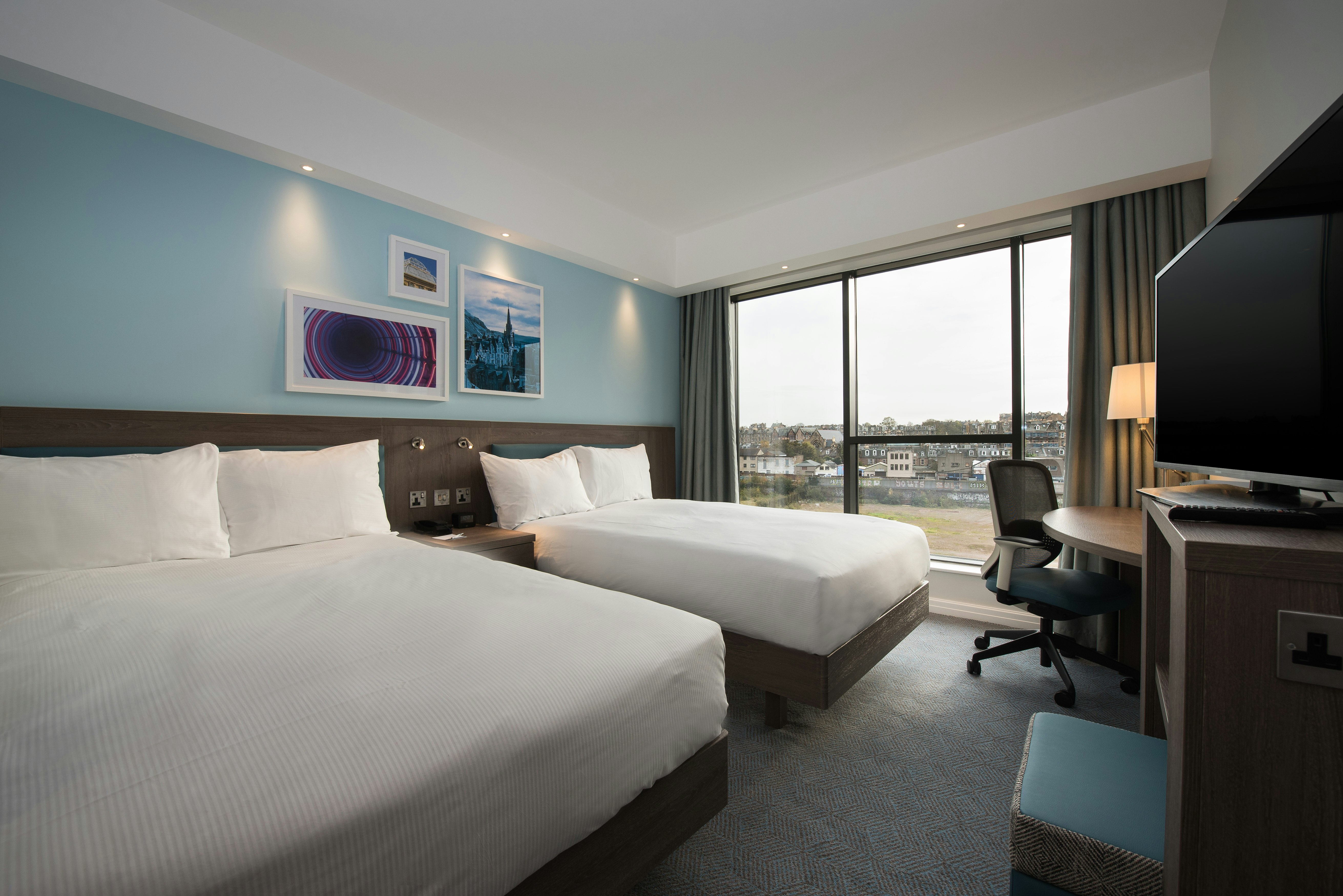 ROOM, TWIN BEDS