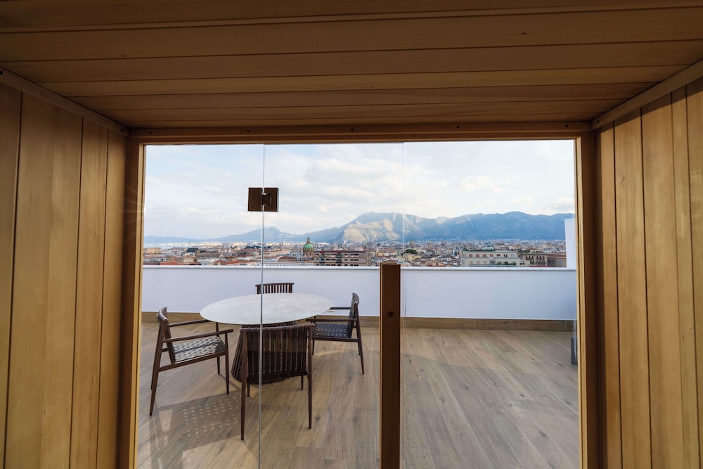 Skyline Boutique Hotel 46/50