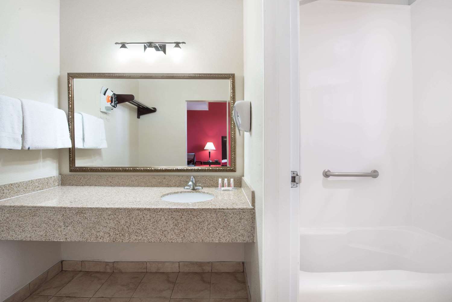 Ramada by Wyndham San Diego Airport 39/42