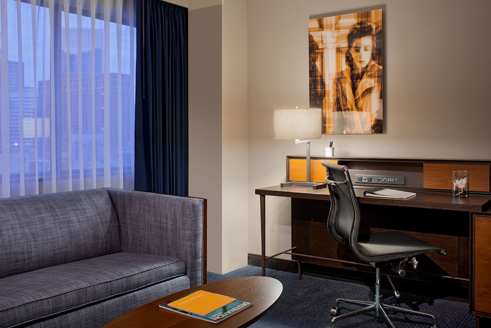 Hyatt Regency 23/59