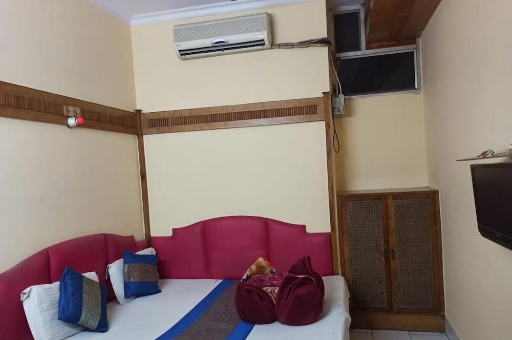 Hotel Delhi Regency 26/63