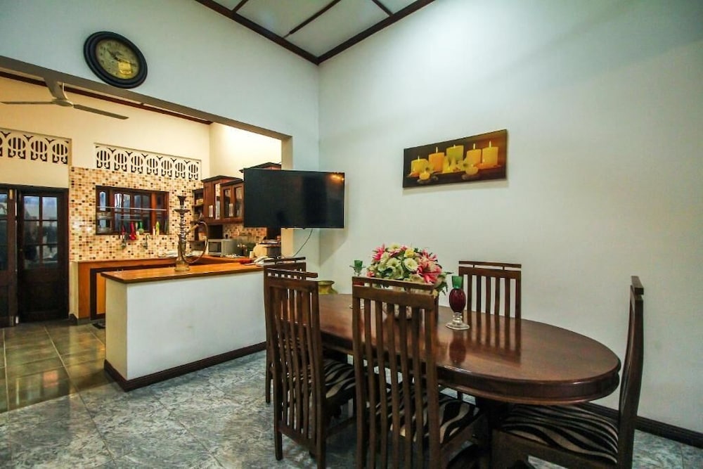Leos Home Stay 21/31