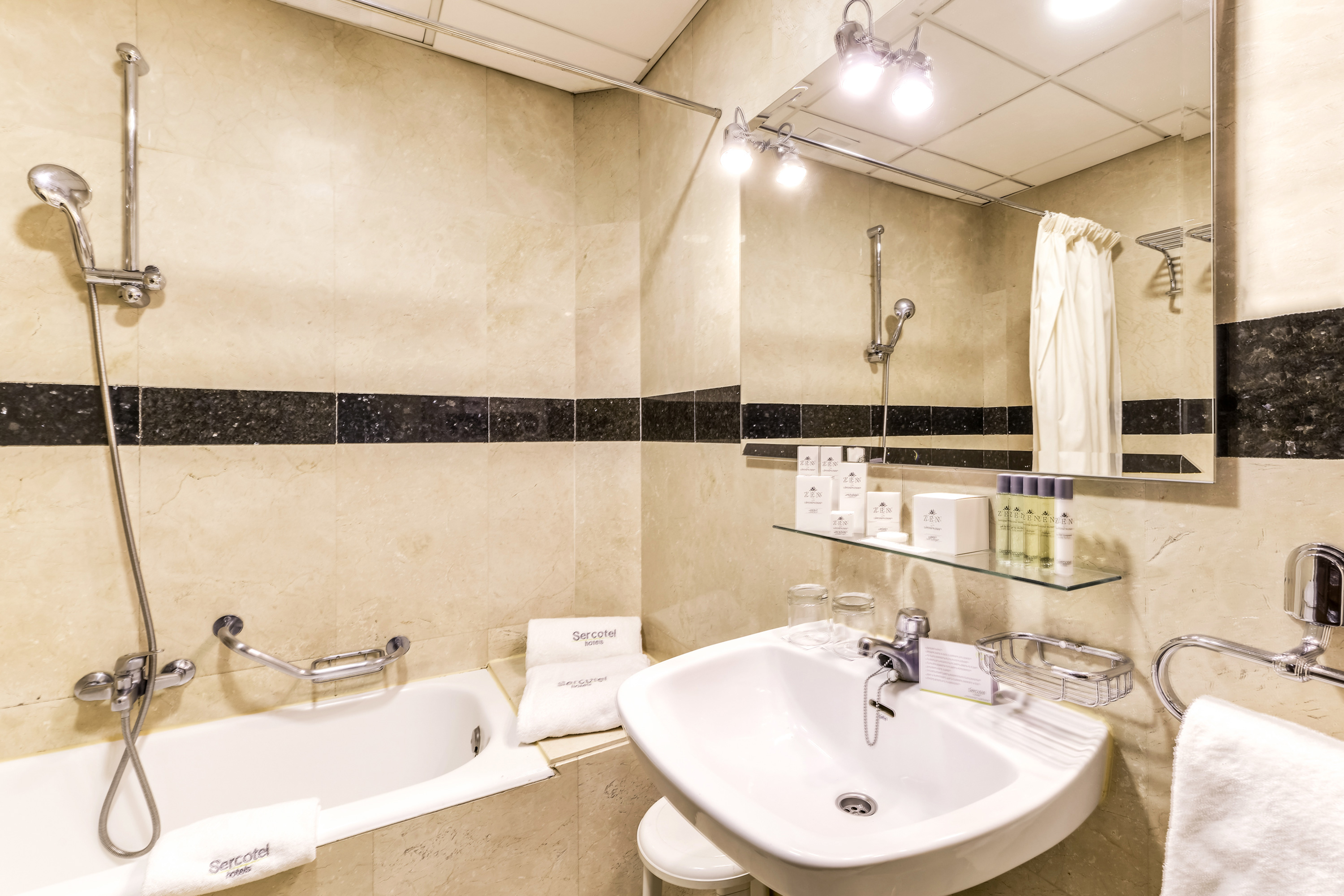 غرفة سوبيريور مفردة بسرير مزدوج، Sercotel Alfonso Vi 2/2