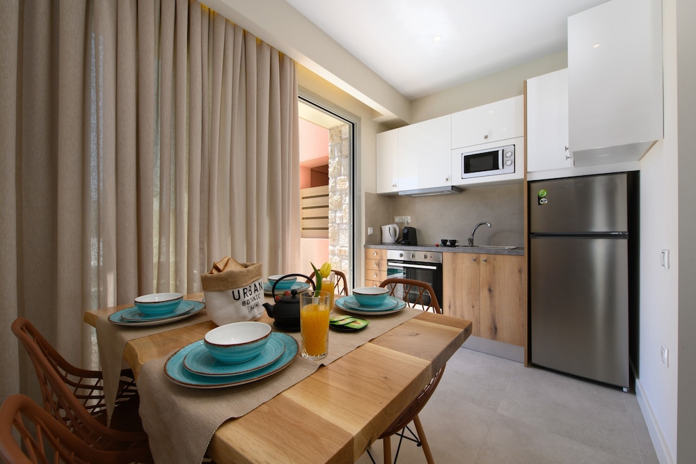 Tessera Boutique Hotel 64/75