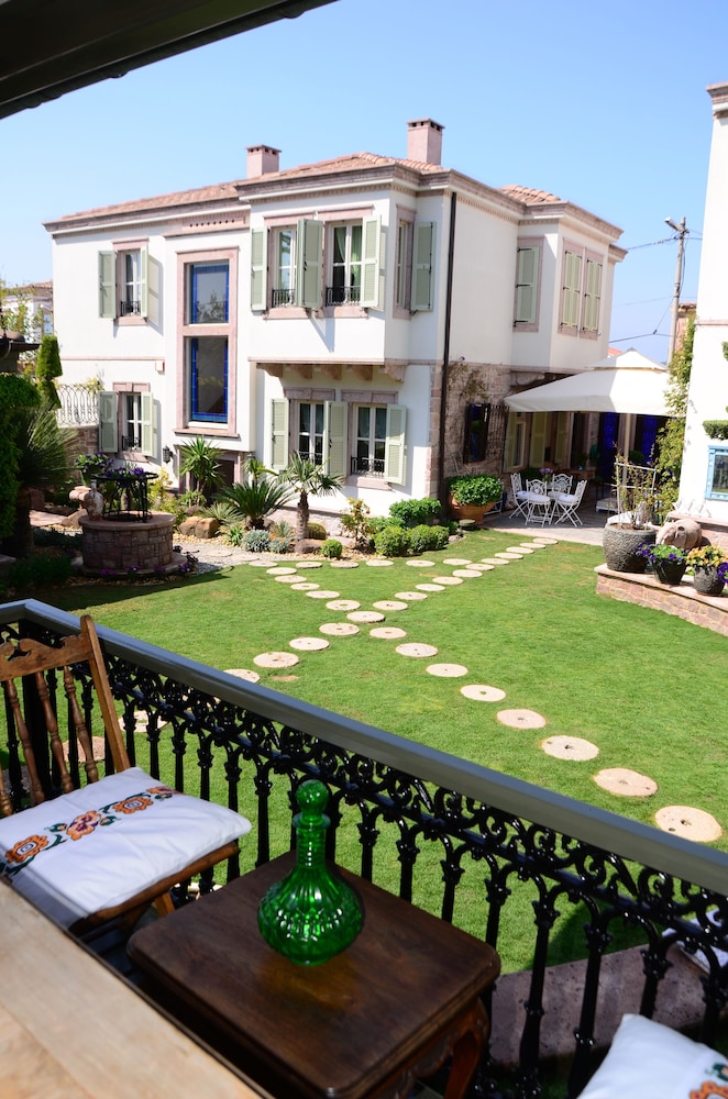 Nisi Hotel 58/63