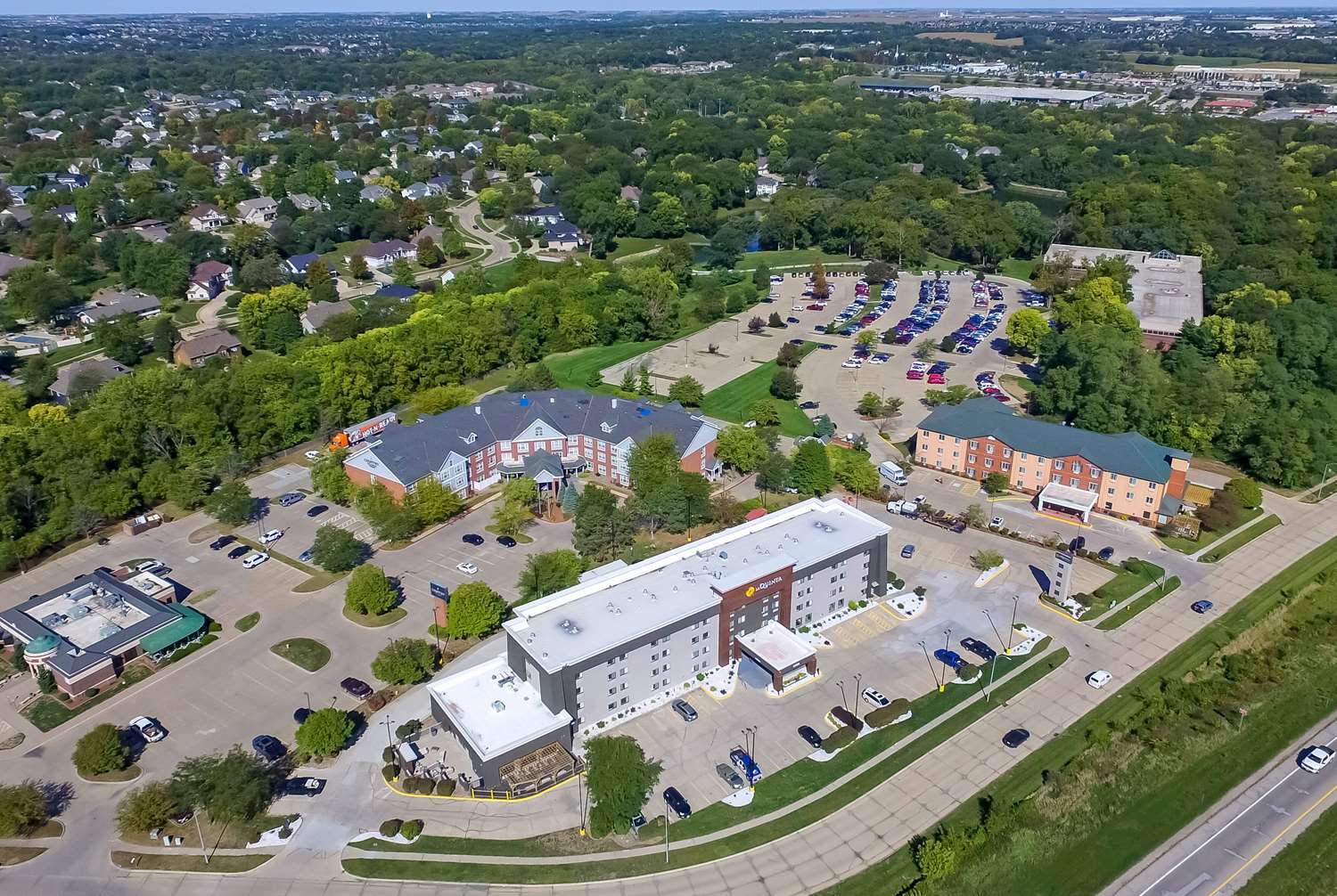 La Quinta Inn & Suites by Wyndham Des Moines West Clive 65/68