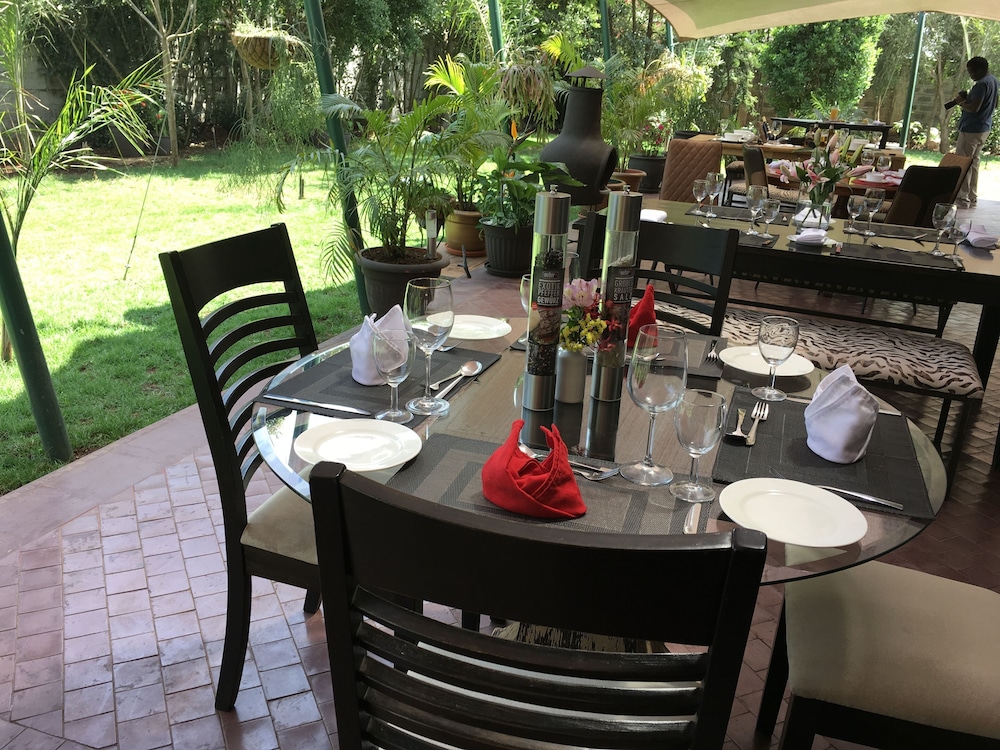 Fair Acres Boutique Hotel 62/71