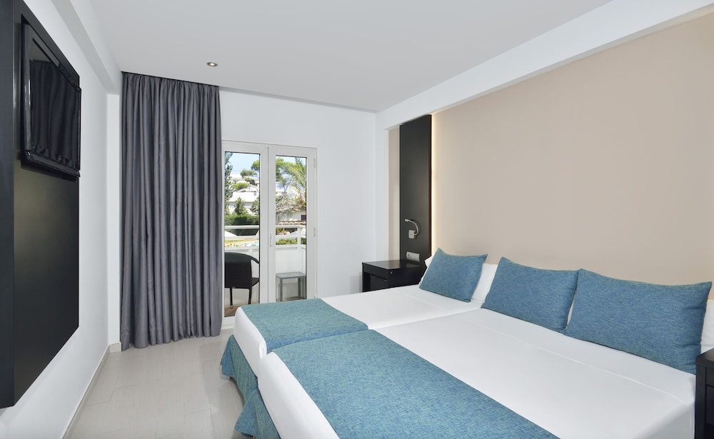ROOM, DOUBLE BED, BALCONY