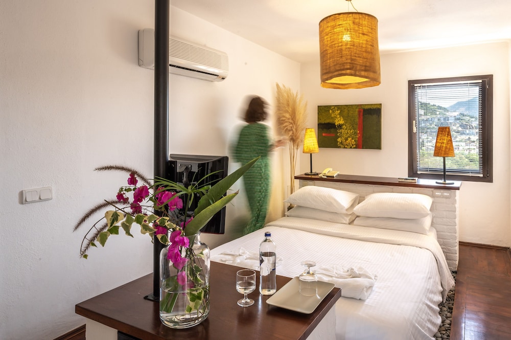 4reasons Hotel And Bistro 16/76