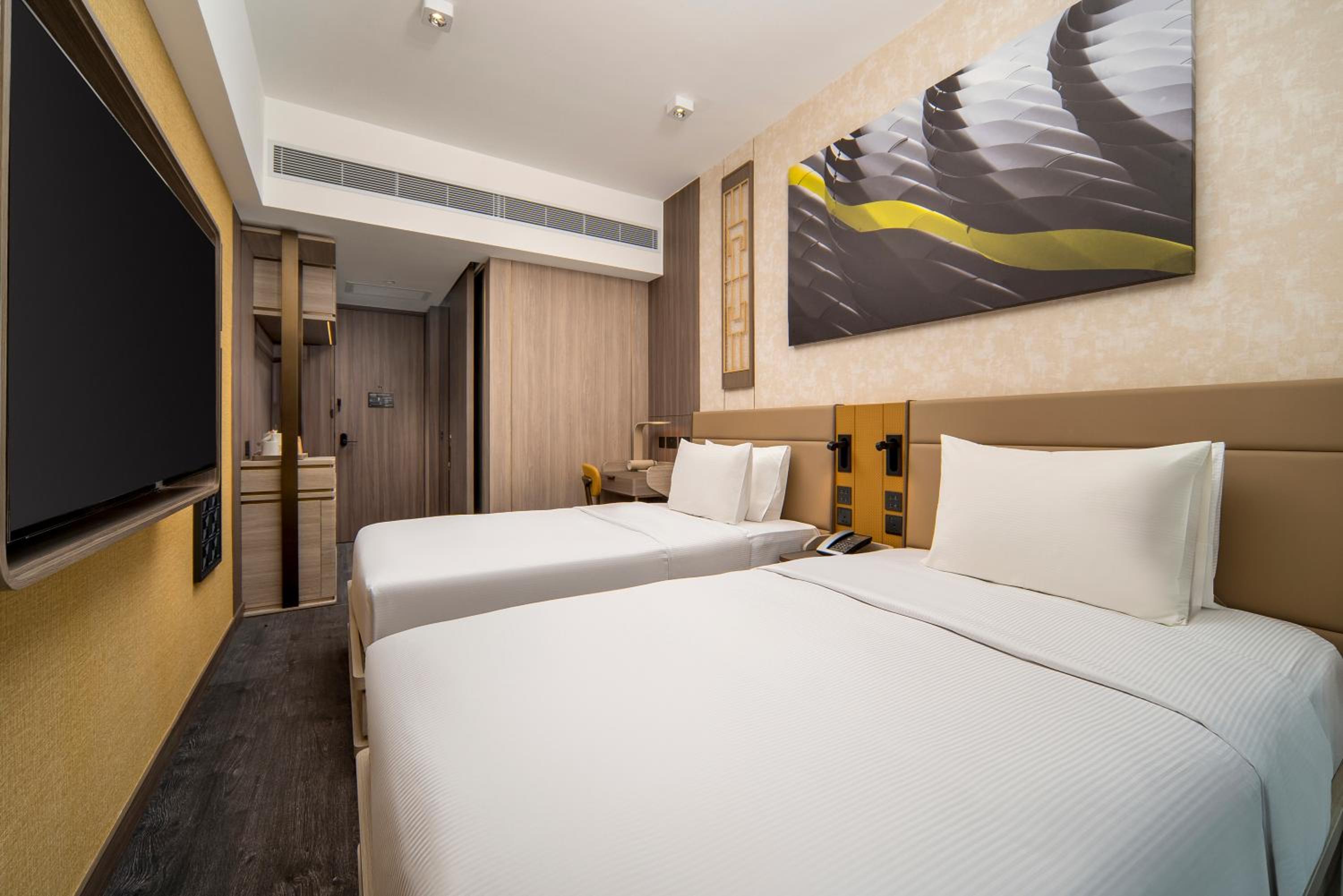 ROOM, TWIN BEDS