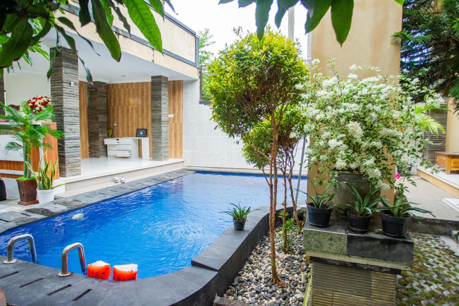 Ratu Guest House 15/18